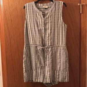 Universal Thread Romper size L